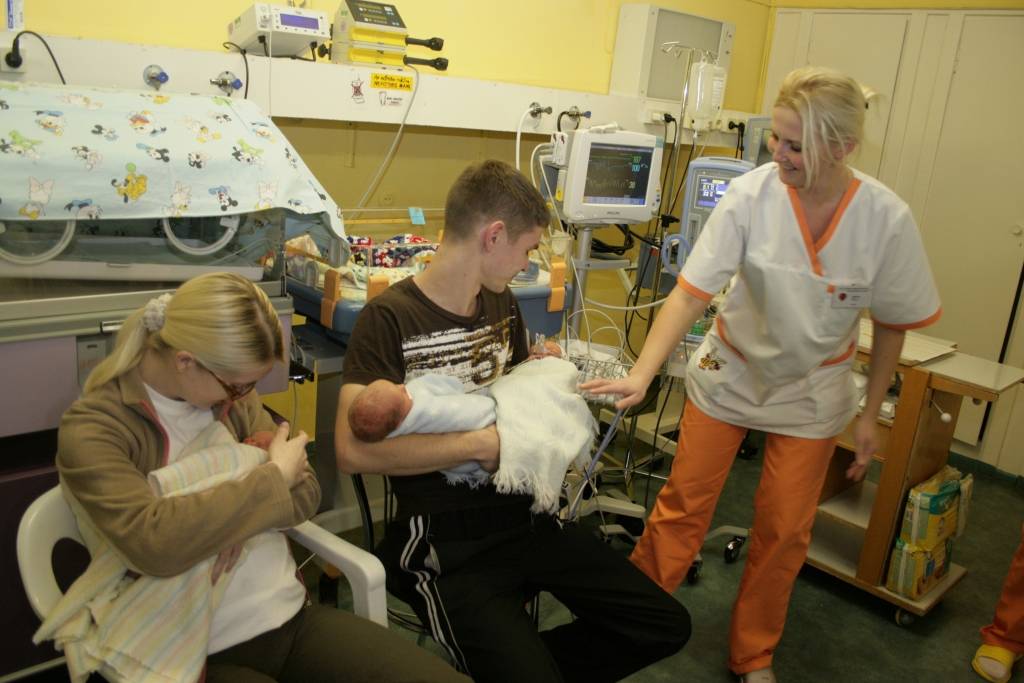 Liepājnieku Andas un Mareka Jakovļevu ģimenē 6.decembrī Liepājas reģionālajā slimnīcā pasaulē nākuši trīnīši - divi puikas un meitene.
Liepājas pašvaldība domes priekšsēdētāja vietnieka Gunāra Ansiņa personā trīnīšiem dāvāja pūriņa naudu -...
Autors: Uldis Dobelis