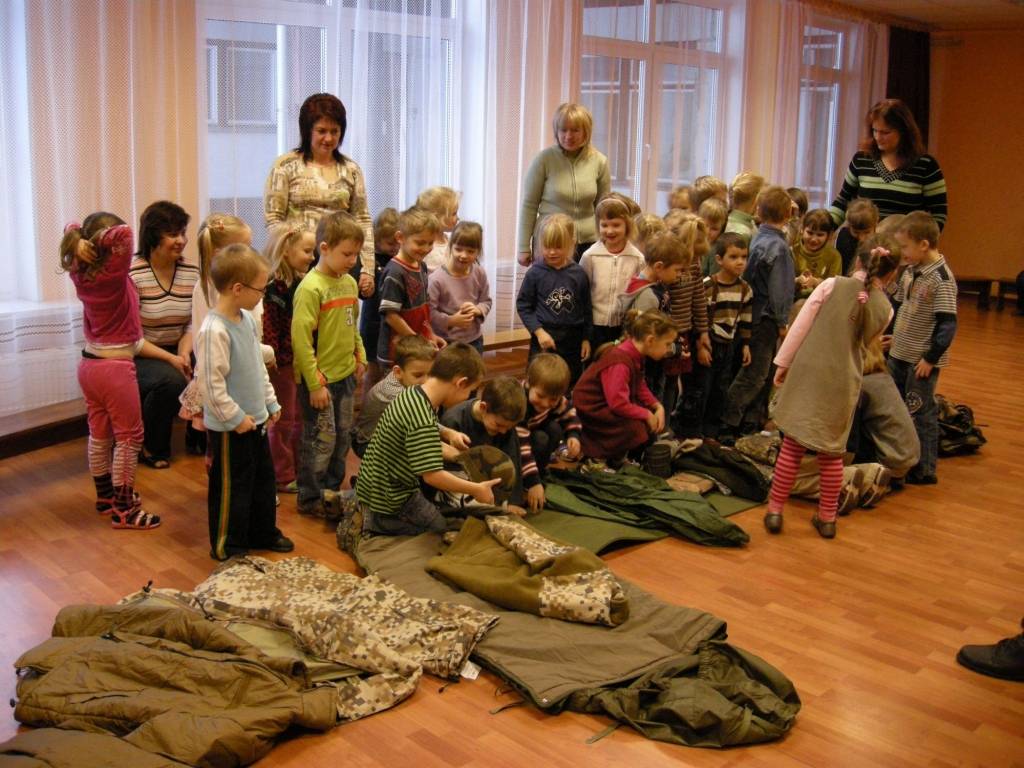 15.janvārī 1.Zemessardzes novada (1.ZSN) štāba karavīri viesojās Vaiņodes bērnudārzā „Zīlīte”. Par godu Latvijas Armijas 90. gadadienai Liepājas rajona, Vaiņodes pagasta bērnudārzā norisinājās informatīvs pasākums ar sporta aktivitātēm...