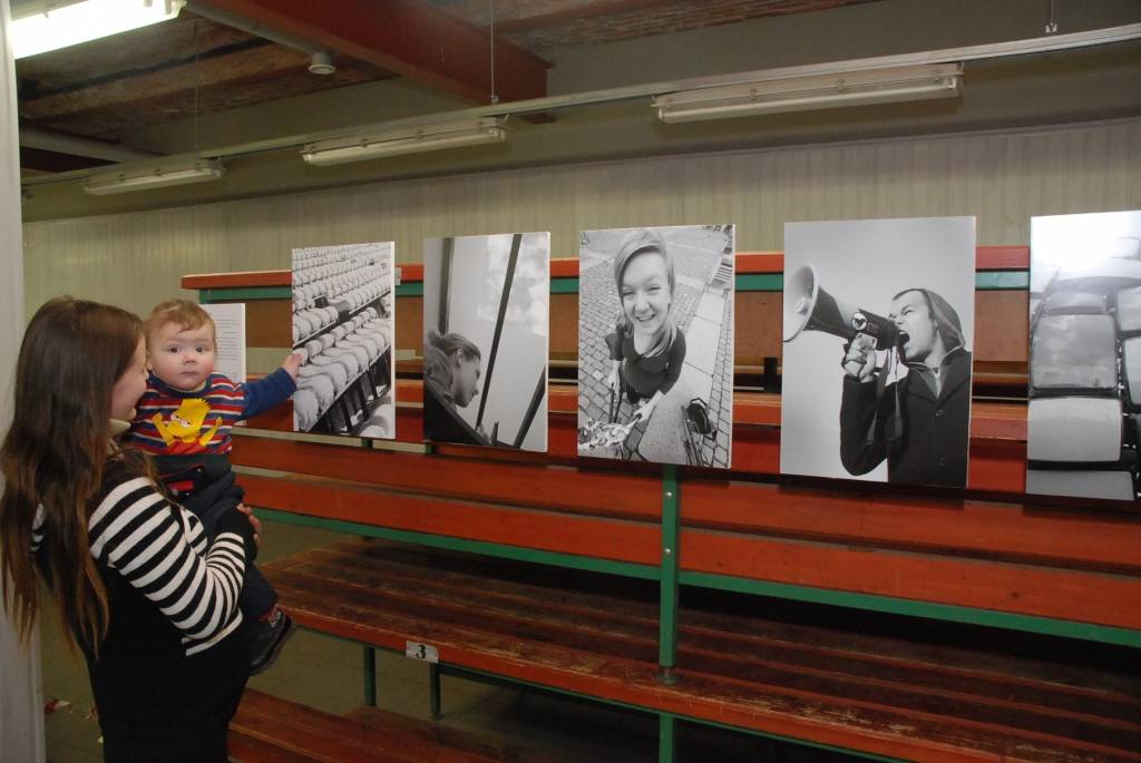 Liepājas Pētertirgus zivju pagrabā līdz 28. janvārim apskatāma Liepājas Universitātes (LiepU) Mākslas un dizaina katedras programmas „Jauno mediju māksla” (JMM) studentu II kursa foto izstāde „Pa kreisi no labās…”.

Tajā apkopoti darbi, ko...
Autors: Sarmīte Štrausa