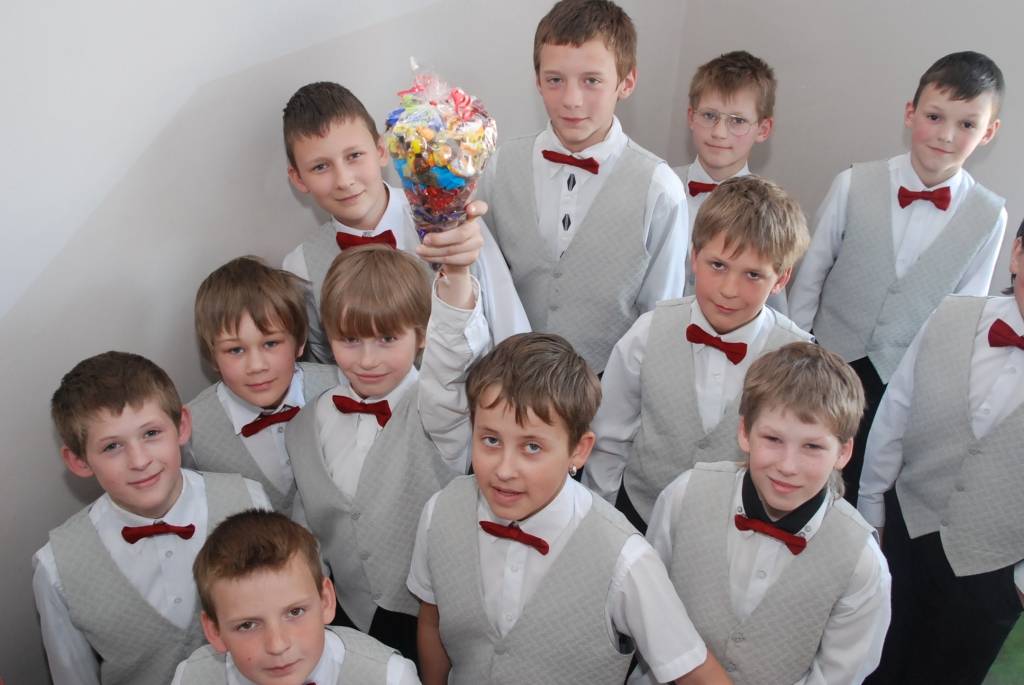 Piektdien, 24. aprīlī, Grobiņas ģimnāzijā notiek Liepājas rajona skolu koru skate, kurā piedalās vienpadsmit kolektīvi.

Liepājas rajona skatē viskuplāk pārstāvēti 5. – 9. klašu kori. Šajā grupā startē Priekules, Vaiņodes, Nīcas un...
Autors: Iluta Dreimane