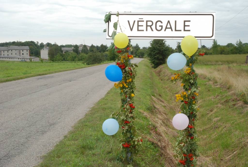 Ar plašu trīs dienu programmu nedēļas nogalē sevi pieteica Vērgales pagasta svētki. Vērgalnieki tos ar mīlestību bija radījuši paši sev un viens otram. Plašāk par svētkiem un tajos piedzīvoto lasiet rītdienas, 24.augusta, 