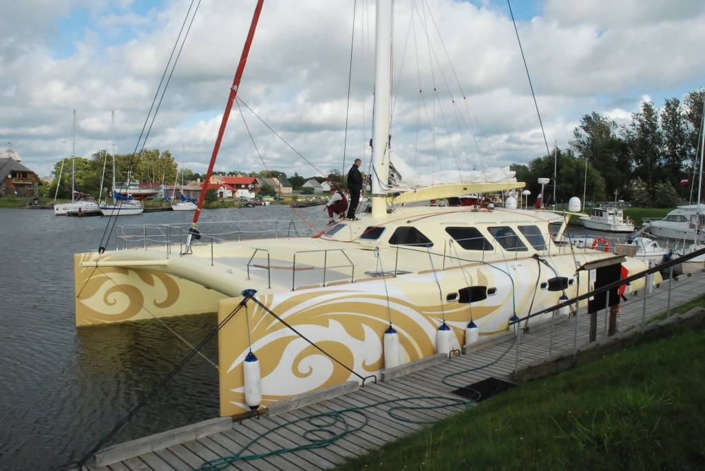 18. augusta vakarā Pāvilostas ostā nedaudz pielabot tehniskas lietas un paņemt dzeramo ūdeni piestāja lielākais Latvijā uzbūvētais jūras katamarāns “Ambercat 210”. Ziņu skatīt šeit - http://www.rekurzeme.lv/portals/izklaide/raksts.html?xml_...