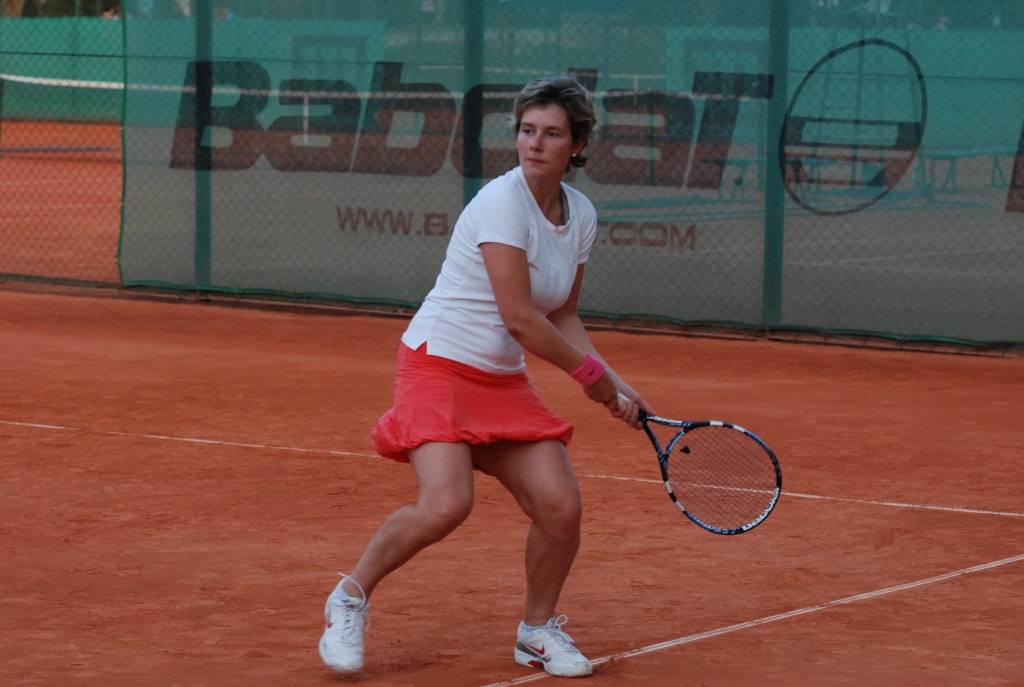 Otro reizi “Liepājas rokādes” vēsturē šahisti spēkus samēroja arī tenisa turnīrā. Tas 7. augustā notika Jūrmalas parka tenisa kortos. 