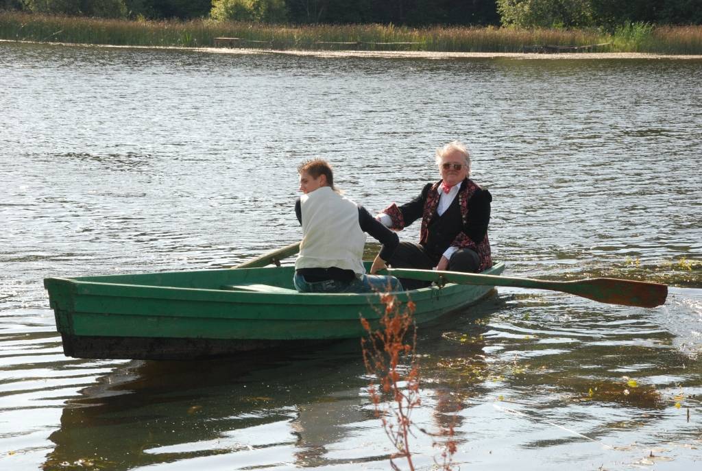 Vakar, 5. septembrī, Kazdangā visas dienas garumā tika svinēti Parka svētki. Plašāku reportāžu lasiet rītdienas, 7. septembra, 