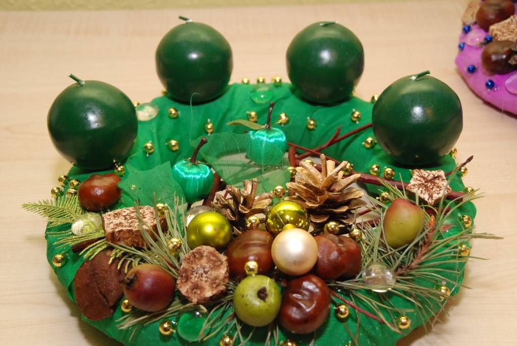 Adventes laikā nīceniece Jana Jūrmale iepriecina novadniekus ar Adventes vainagu izstādi pārdošanu. Jūrmalciema prasmīgās meistares darinātie vainagi ir košās krāsās, gatavoti no dažādiem materiāliem. Izmantotas ne tikai tradicionālās...
Autors: Iluta Dreimane