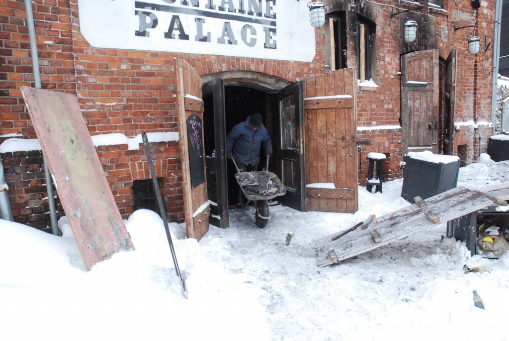 Ir sākta pagājušā gada nogalē ugunsgrēkā cietušā Liepājas kluba 