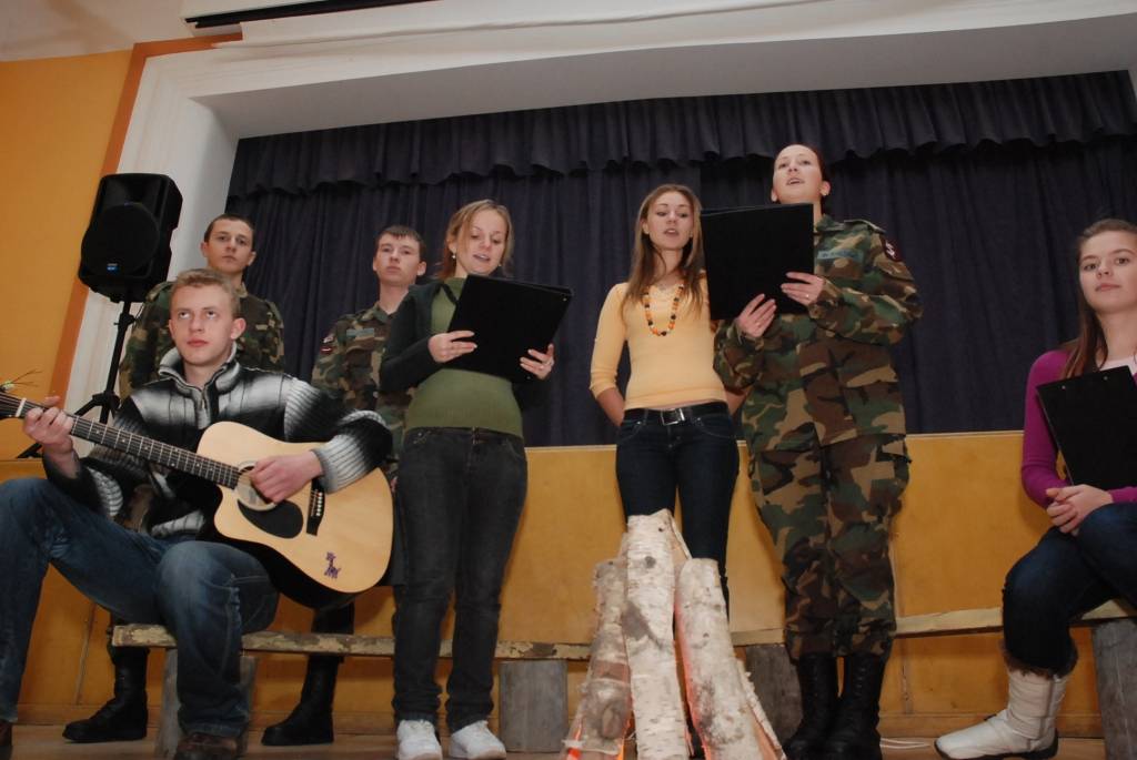 Vakar, 25. janvārī, Pāvilostas kultūras namā pieminēja ne vien 1991. gada, bet arī 1945. gada janvāra notikumus. Pasākumu rīkoja Pāvilostas kultūras nama kultūrvēstures pulciņš un Pāvilostas vidusskolas jaunsargi. Bija muzikāli...