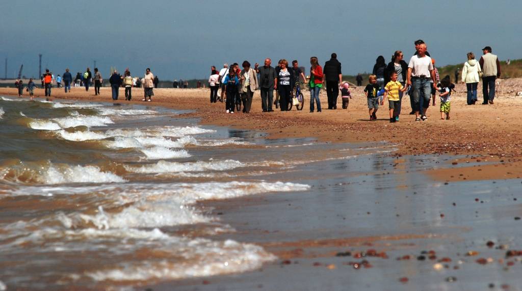 Ceturtdien Vārves pludmalē visi interesenti bija aicināti vērot starptautisko militāro mācību 