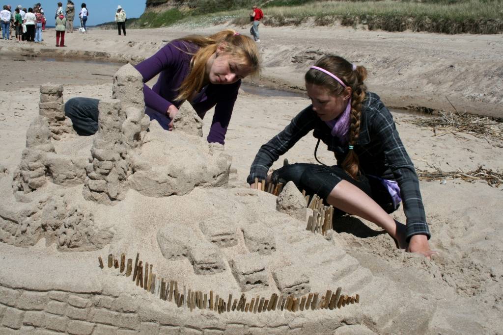 Par gleznaino vietu jūras krastā, kas plašākai sabiedrībai pazīstama ar nosaukumu “Ziemupes stāvlaukums”, šovasar dzirdēsim ne reizi vien, jo tai mainījies apsaimniekotājs, kam ir lieli nākotnes plāni. Aizvadītajā sestdienā, 5. jūnijā, tur...