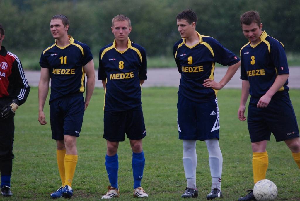 Medzes futbolisti.
Autors: Uldis Dobelis