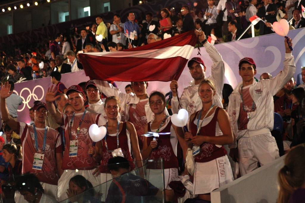 Latvijas komandas sportisti pasaules Jaunatnes olimpisko spēļu atklāšanas cermonijā.
Autors: Raitis Puriņš (žurnāls 