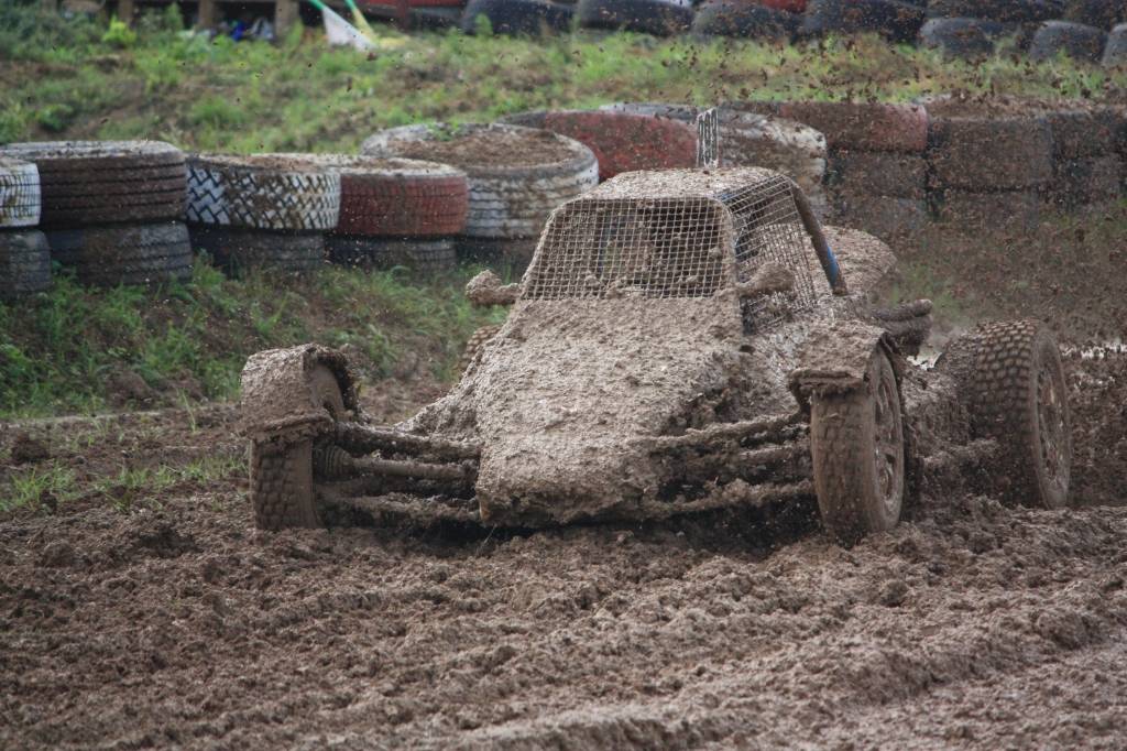 Sacensību laikā pēc negaisa.
Autors: Publicitātes foto