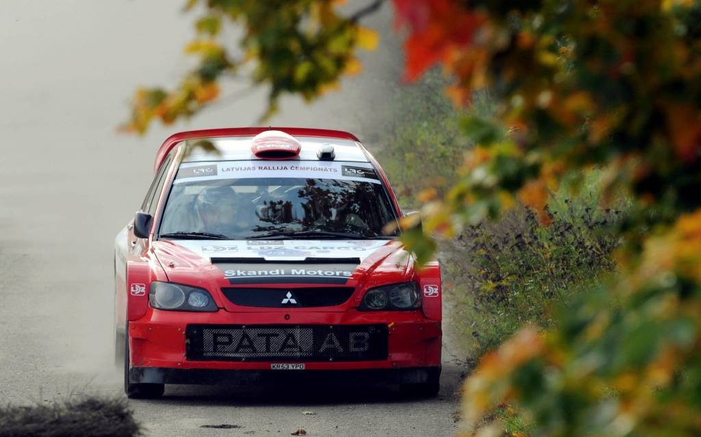 Ivara Vasaraudža ekipāža rallijā 