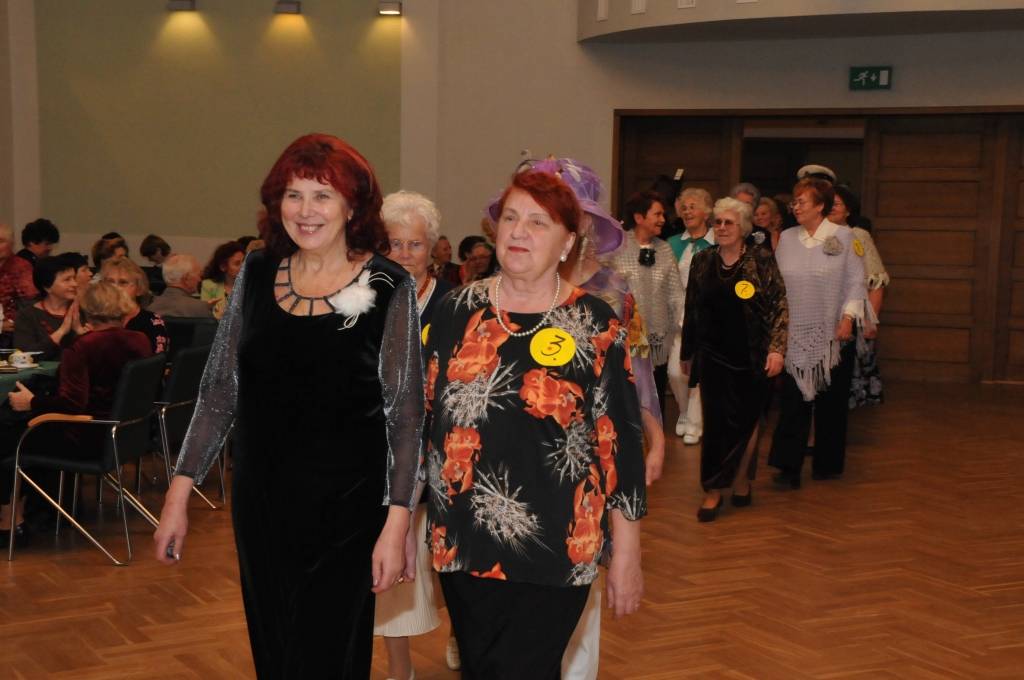 Konkursantu sagaidīšana Liepājas Latviešu biedrības nama zālē
Autors: Dainis Ģelzis