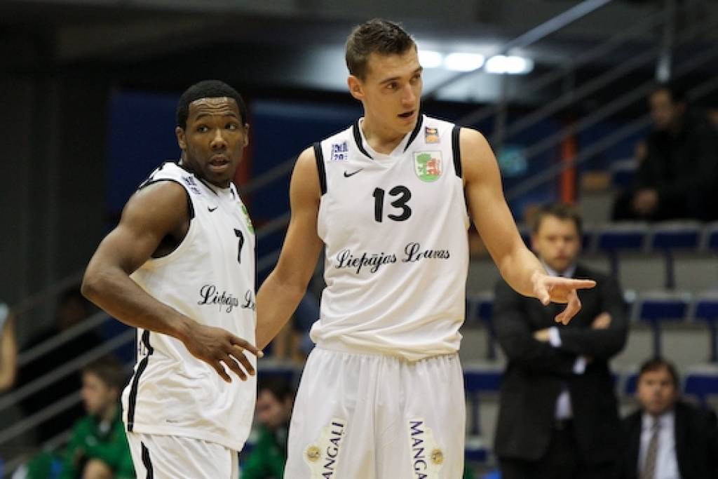 Eštons Mičels (pa kreisi) un Mareks Jurevičus
Autors: Mārtiņš Sīlis