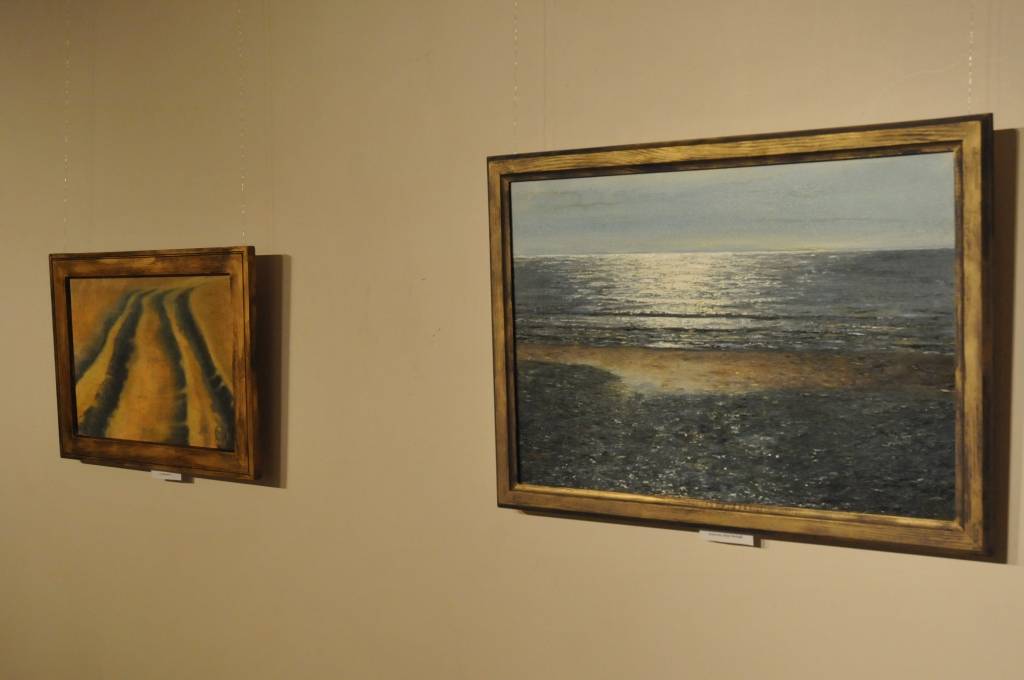 Līdz 30. novembrim Liepājas latviešu biedrības namā skatāma Guntas Krastiņas gleznu izstāde 