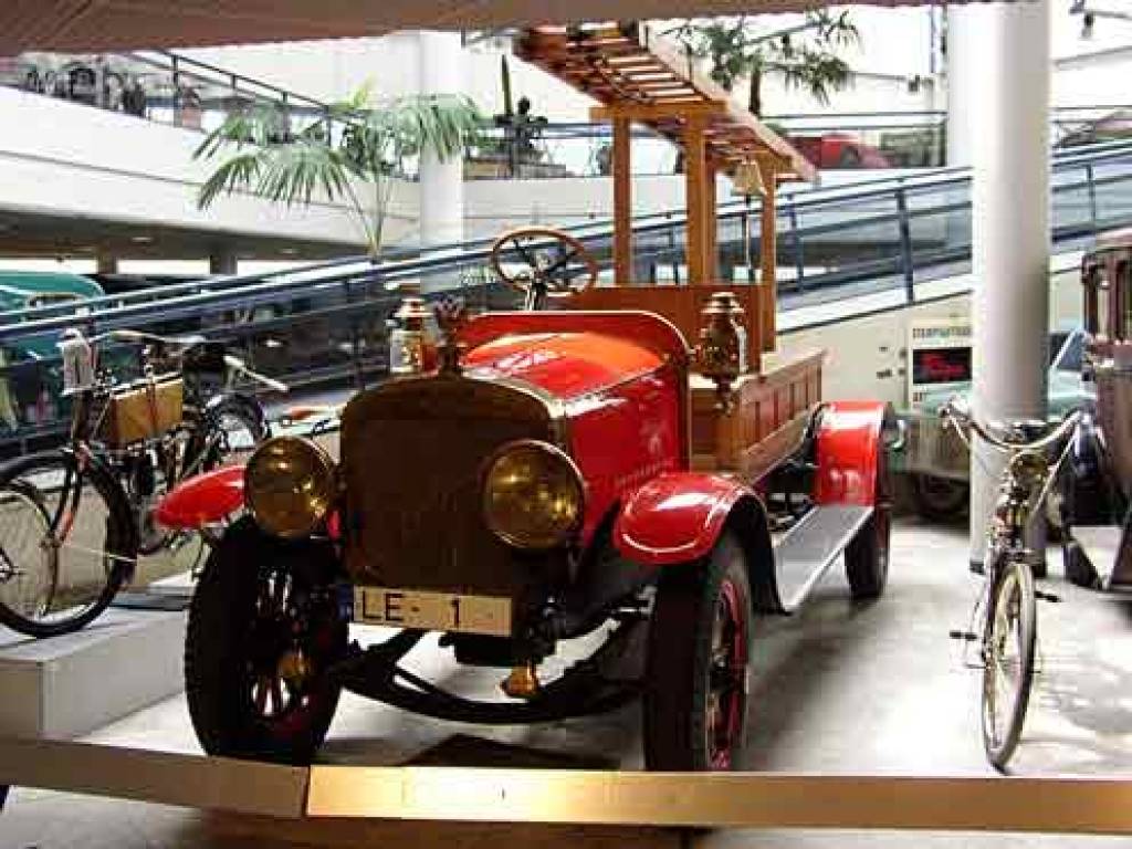 Autors: http://www.motormuzejs.lv