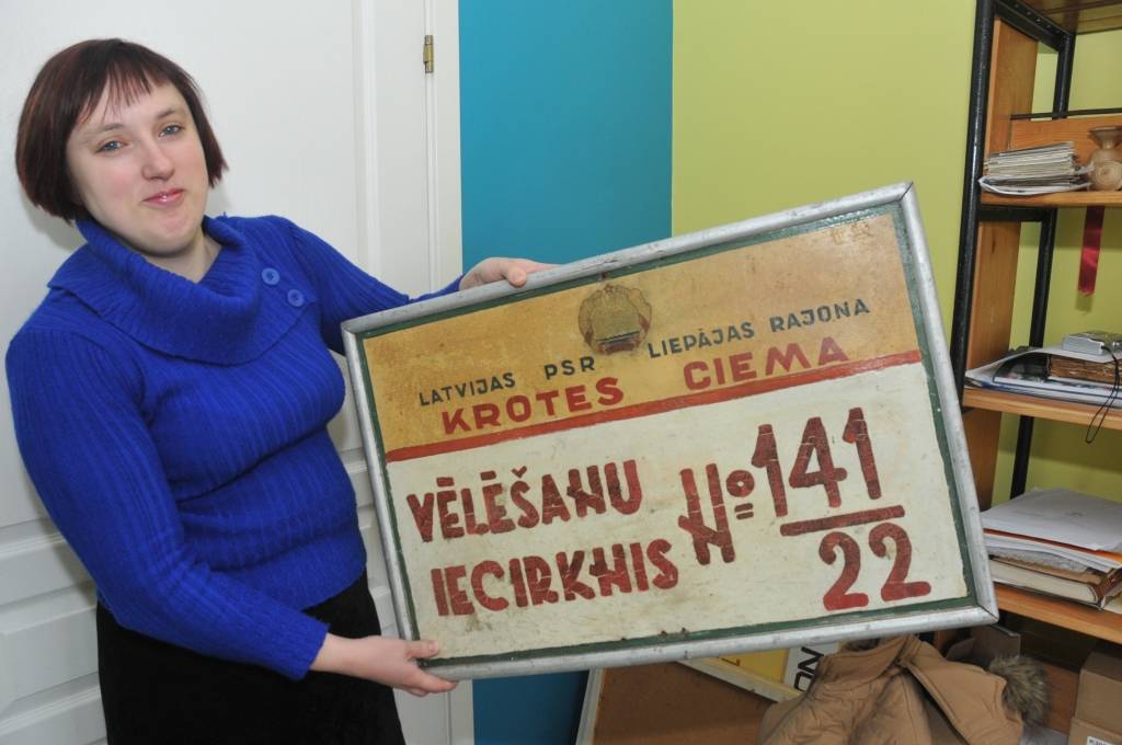 Krotes bibliotēka, kur atrodas arī senlietu krātuve, šogad atvērta ne vairs divas, bet sešas dienas nedēļā. Pirmdienas ir tieši senlietu krātuves dienas, lasītāji un bibliotēkas apmeklētāji ir gaidīti no otrdienas līdz sestdienai, kad arī...
Autors: Ilze Vainovska