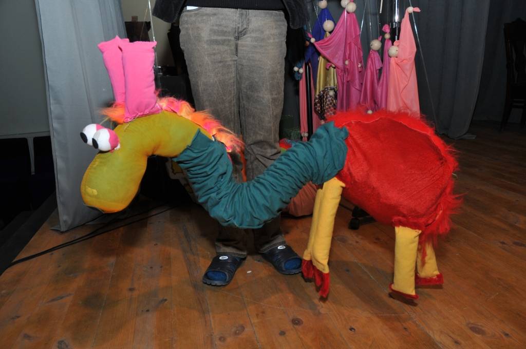 Jaunieši no Latvijas, Polijas, Turcijas, Rumānijas un Velsas šonedēļ pulcējas Aizputē, kur notiek radošā nometne 