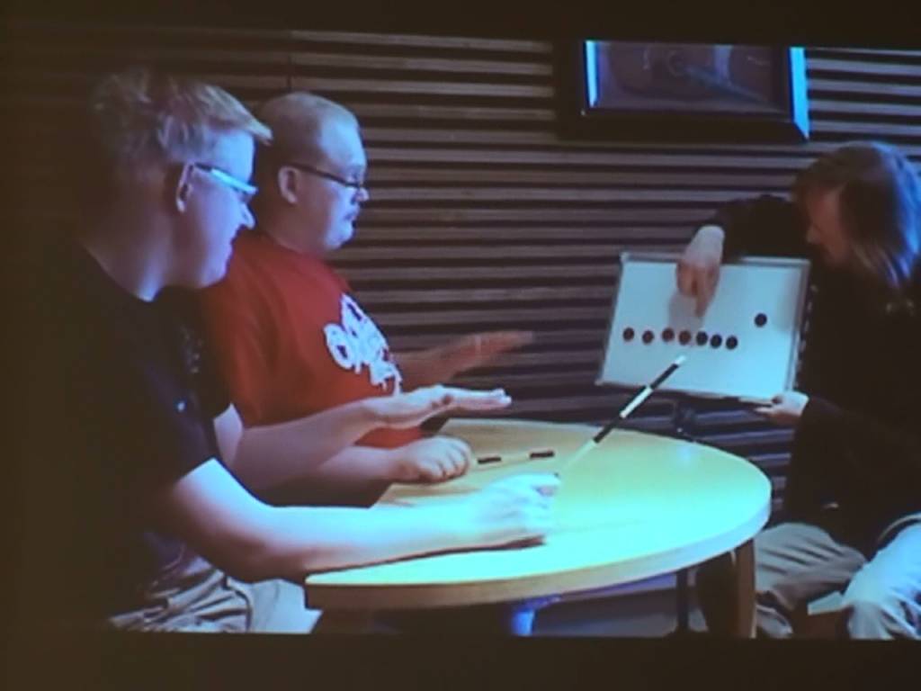 Ritma mācības nodarbība Helsinku speciālajā mūzikas izglītības centrā 