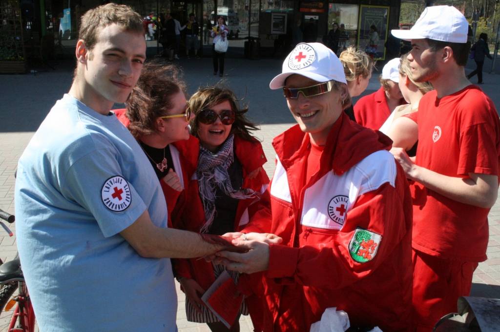 Piektdien, 29. aprīlī, no plkst.12 līdz 16 pie tirdzniecības nama „Kurzeme” Liepājā notiek informatīvs pasākums un „Veselības tirdziņš”, kura laikā ikviens var saņemt informāciju gan par Veselības nedēļas pasākumiem, gan par iespējām...
Autors: ReKurZeme, portāls