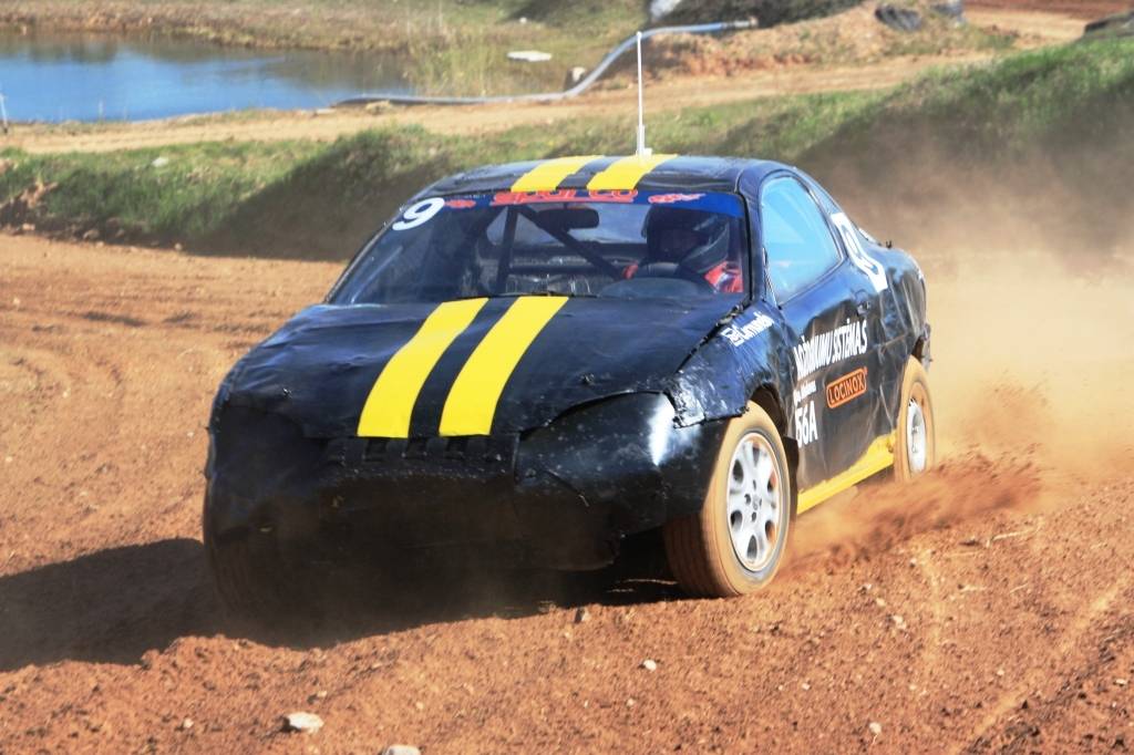 Sacensību uzvarētājs Raivis Riekstiņš
Autors: www.autocross.lv