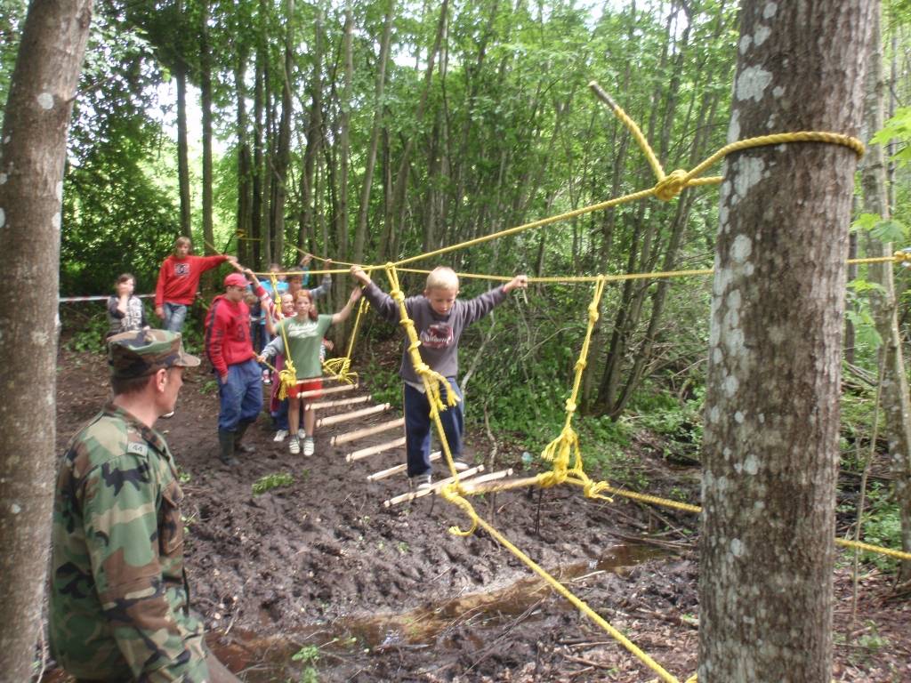 26. un 27.maijā Kalētos notika Tūrisma dienas, kurās piedalījās visi pamatskolas 1.-9.klases skolēni. Pasākumu atbalstīja pašvaldība, sadarbojoties ar Zemessardzes 44. kājnieku bataljonu. Skolēni kājām devās uz plānoto apmetnes vietu, kur...
Autors: Ilze Vainovska