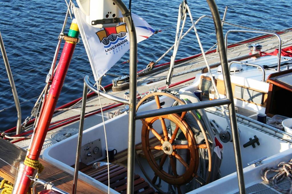 Sestdien sākās gadskārtējā Klaipēdas pils ostas regate, kas simbolizē Klaipēdas ostas un Liepājas jahtu centra sezonas atklāšanu. Liepājas jahtu centra piestātnē, pie viesnīcas 