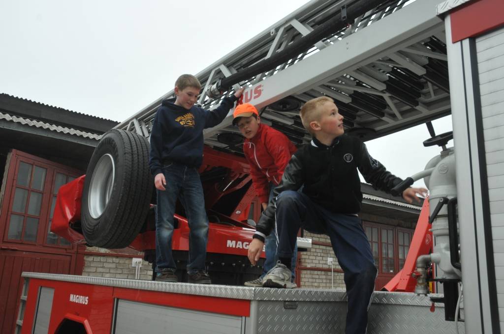 Otrdien, 17. maijā, Valsts ugunsdzēsības un glābšanas dienests rīkoja Atvērto durvju dienu visā Latvijā. Piedāvājam fotogaleriju no Liepājas 1. daļas.
Autors: ReKurZeme, portāls