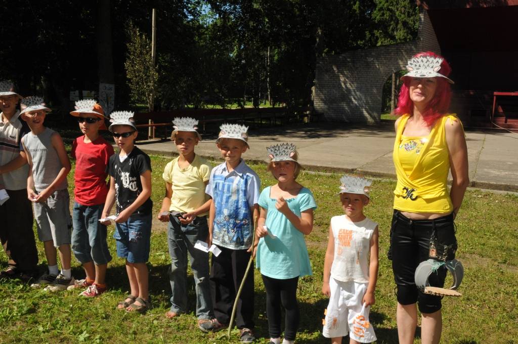 Trešdien Pāvilostas pilsētā un Upesmuižas parkā svin Bērnu svētkus, kas nosaukti Pāvila vārdā.

Ciemos ieradušies Bērnu žūrijas eksperti - čaklie grāmatu lasītāji un vērtētāji no Vērgales, Cīravas un Kalvenes, kā arī lasīt veicināšanas...
Autors: ReKurZeme, portāls