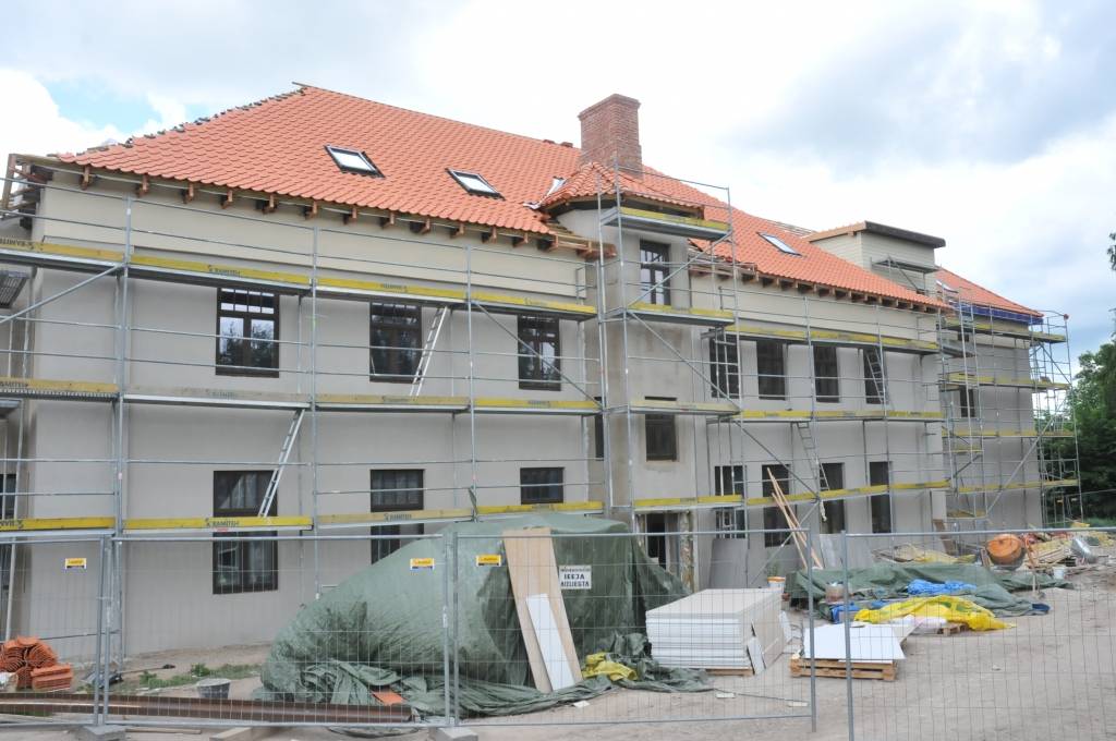 Divreiz nodošanas termiņi jau ir mainīti, nomainījies arī būvnieks, jo SIA 