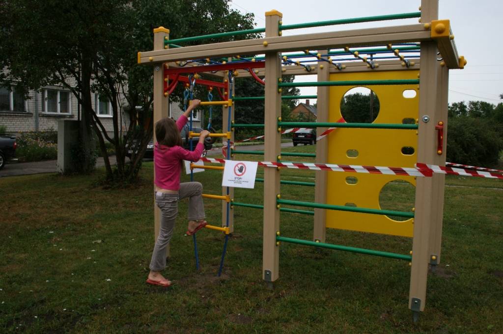 Nīcā, Bārtas ielā, top jauns bērnu rotaļu laukums
Autors: ReKurZeme, portāls