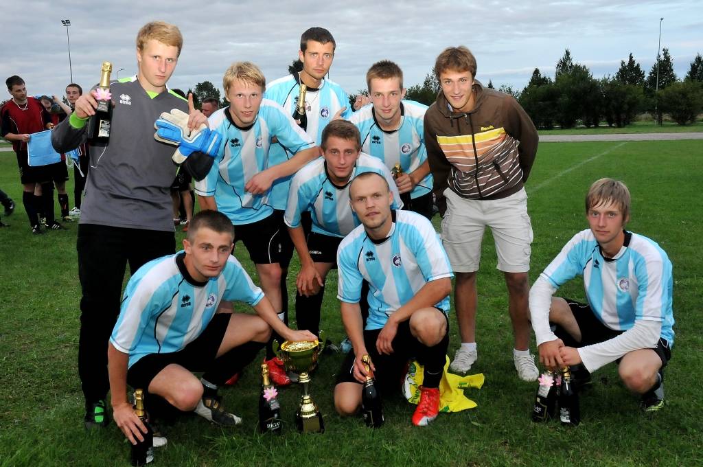 Lejaskurzemes novadu minifutbola kausa ieguvēji - Grobiņas futbolisti.
Autors: Uldis Dobelis