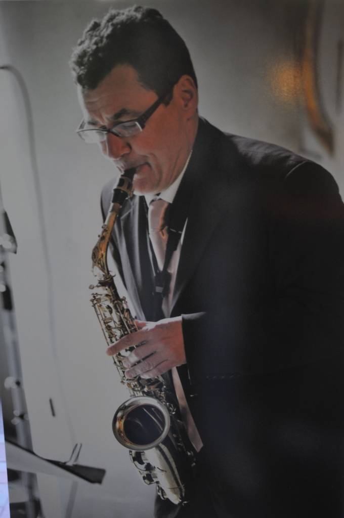 No 1. septembra 10. Starptautiskā Liepājas ērģeļmūzikas festivāla fonā pilsētas centra kafejnīcas 