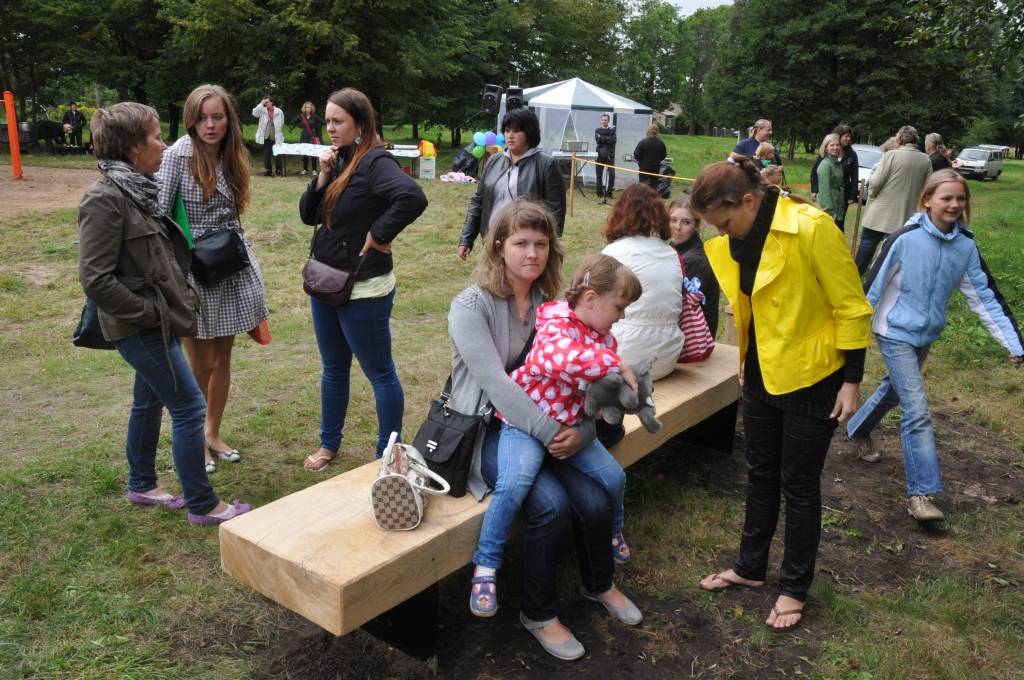 Trešdien, 31. augustā, Zaļās birzs mikrorajonā pie Melnupītes tika atklāta projektu konkursa 