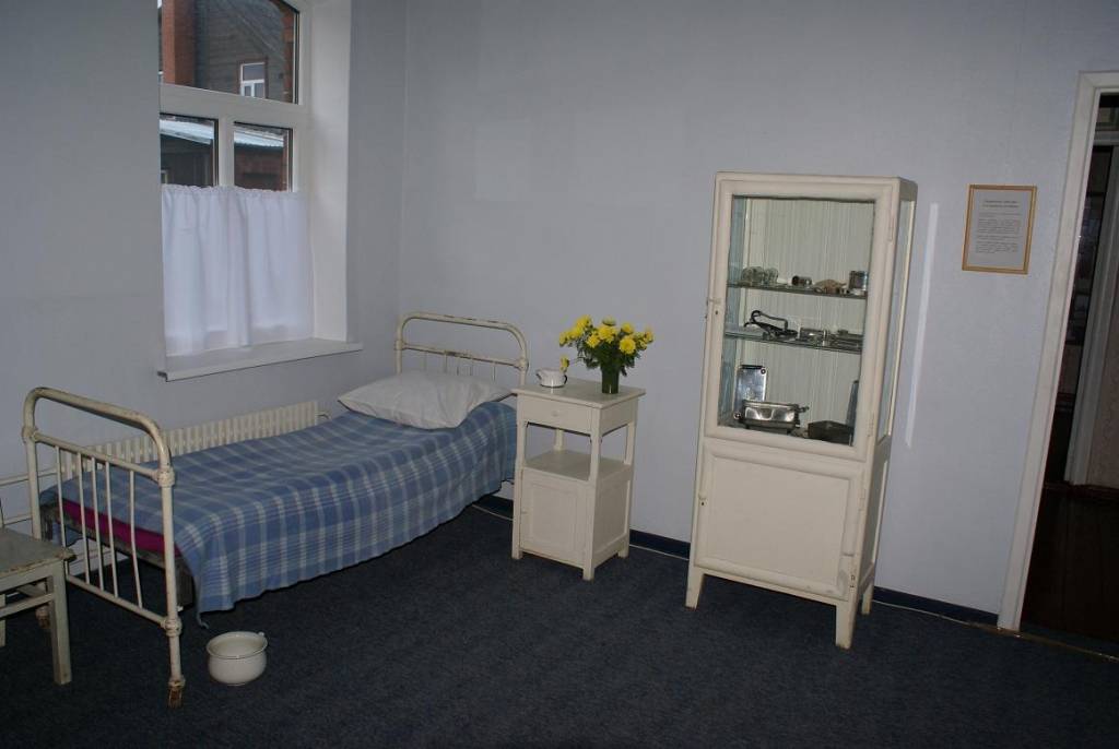 Abiem mediķiem veltītā izstāde 