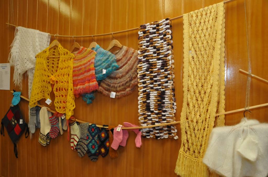 Grobiņas Skolēnu interešu centrā skatāma Ziemassvētku ieskaņas izstāde - pārdošana 