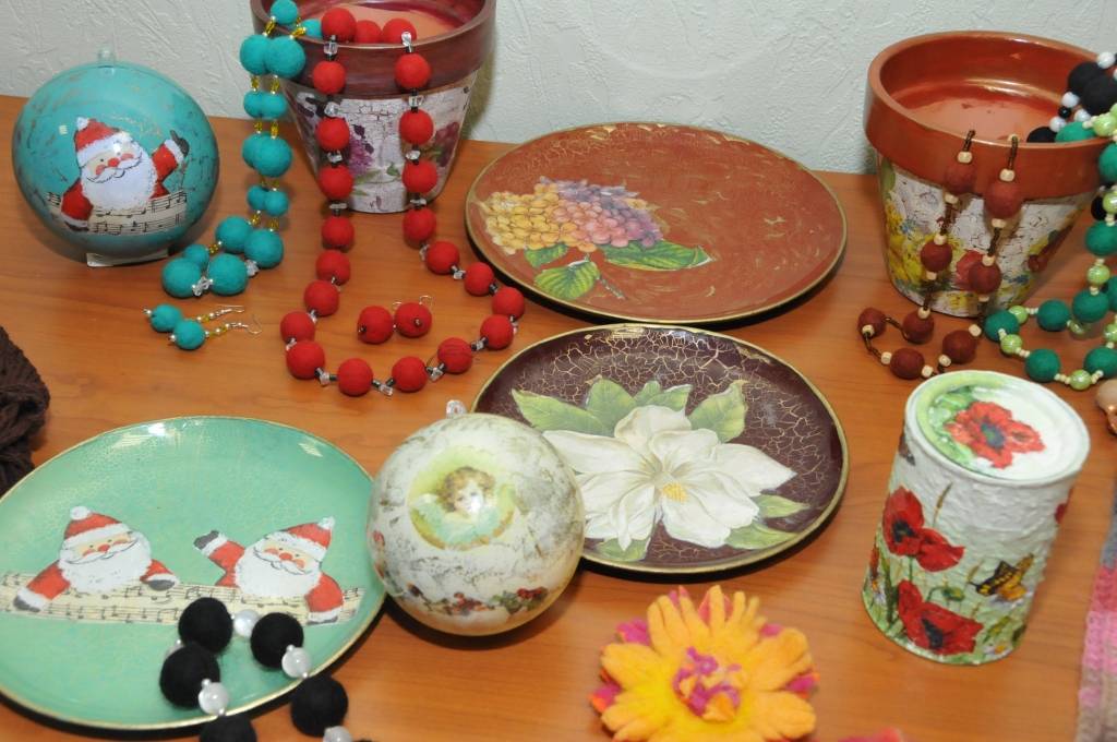 Pāvilostas domē skatāma novada pensionāru rokdarbu izstāde.

Kā izstāde tapusi, lasiet 