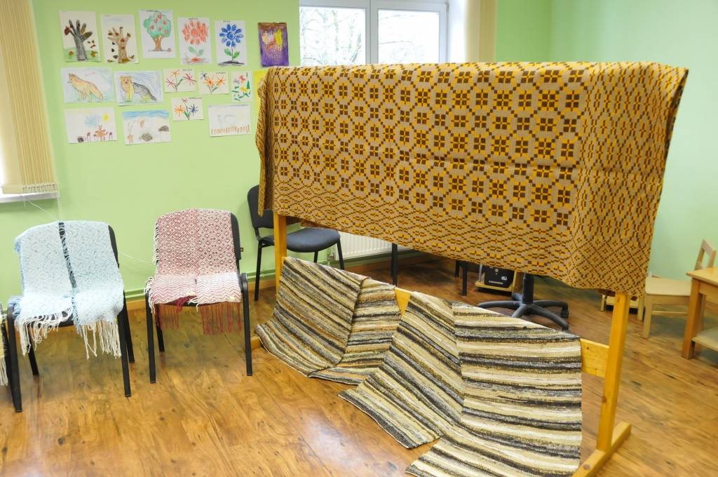 Aizputes audējas no lietišķās mākslas studijas 