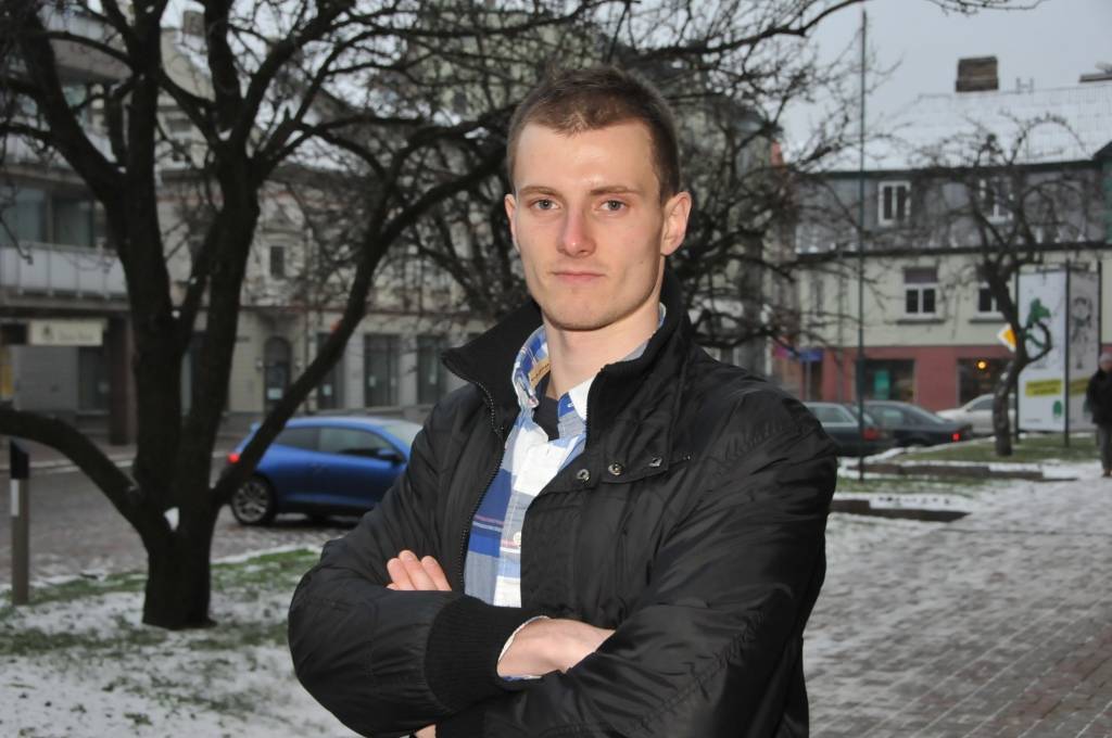 Toms Hartmanis
Autors: Dainis Ģelzis