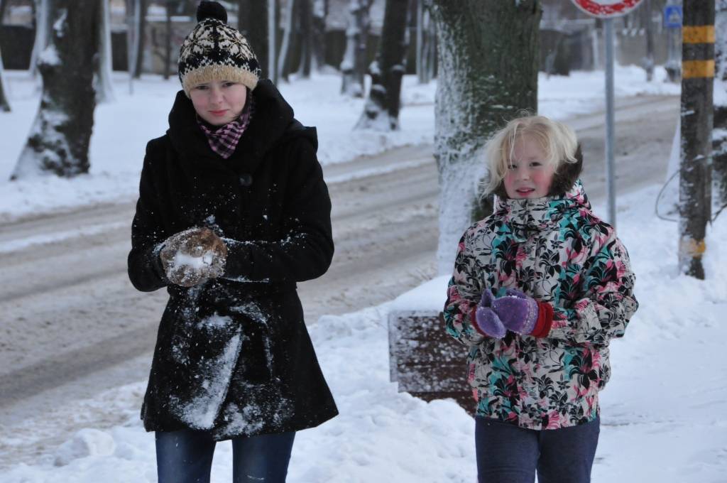 Šodien, 14. janvārī, Liepājā gaisa temperatūra ir ap nulli, gandrīz visu rītu puteņo.
Autors: Uldis Dobelis