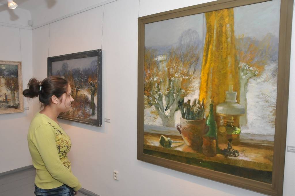 Līdz 20. februārim Aizputes novadpētniecības muzeja izstāžu zālē skatāma Aizputes gleznotāja Jāņa Gunāra Kalnmaļa gleznu izstāde 