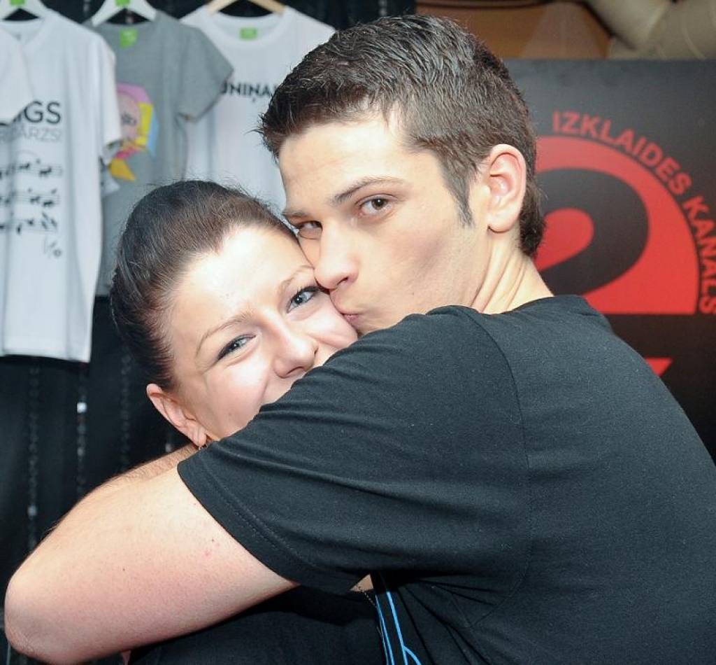 Toms Bokums kopā ar draudzeni Aneti Jonasi.
Autors: Vipi.lv