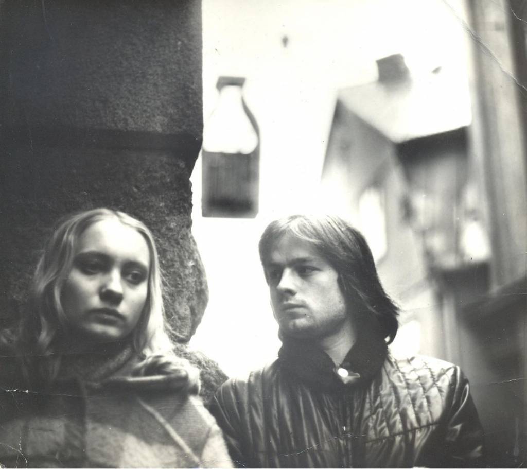 Indra Briķe un Jānis Makovsksis Liepājā, Pasta ielā.
Autors: Liepājas muzejs