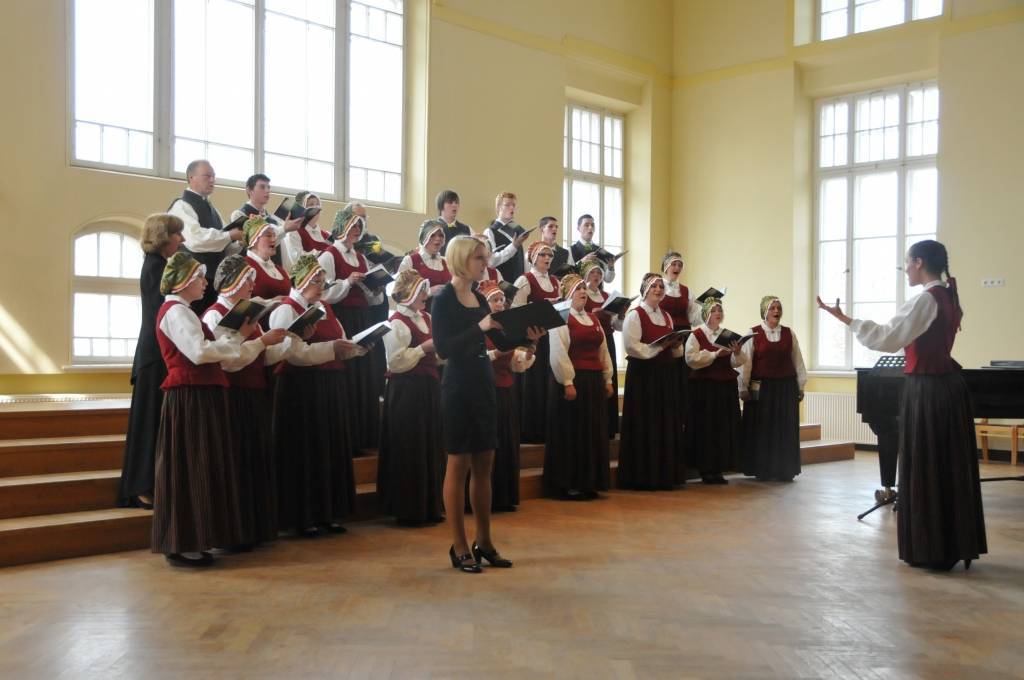 Cīravas koris 
Autors: Dainis Ģelzis