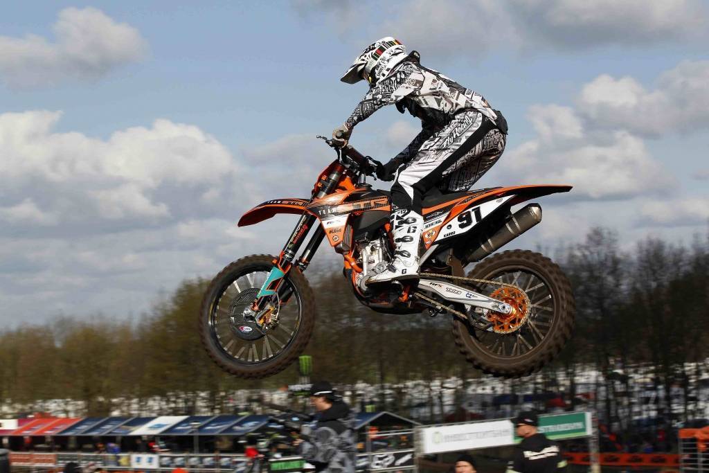 Autors: Ray Archer, www.steveturnerracing.com