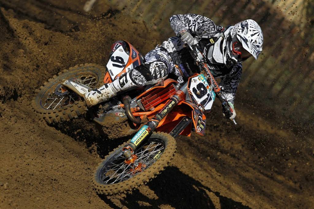 Autors: Ray Archer, www.steveturnerracing.com