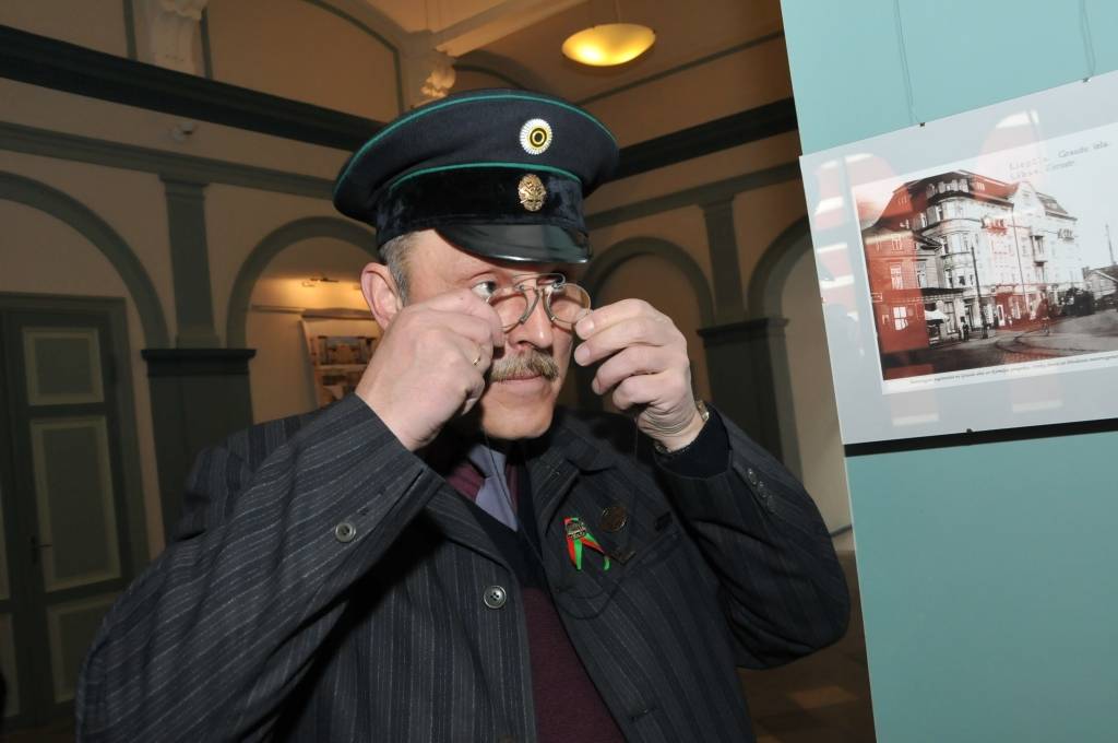 Ceturtdien, 12. aprīlī, Liepājas domē atklāja kolekcionāra Jura Raķa seno fotogrāfiju kolekcijas izstādi par Liepājas tramvaja būvniecību un attīstību līdz mūsdienām.

Kā ziņots, Liepājā šogad uzsāks tramvaja līnijas pagarināšanu.
Autors: ReKurZeme, portāls