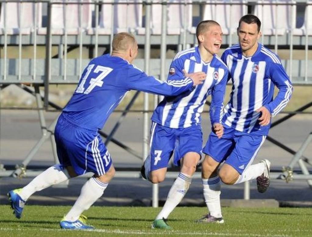 Autors: Romāns Kokšarovs.