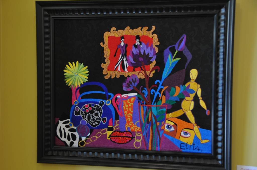 Zentas Mauriņas piemiņas istabā Grobiņā līdz 7. jūnijam apskatāma modes mākslinieces Elitas Patmalnieces personālizstāde 